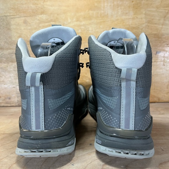 Altra Lone Peak All Weather WATERPROOF Womens Size 8.5 Hiking Boots Shoes Gray - Picture 4 of 9